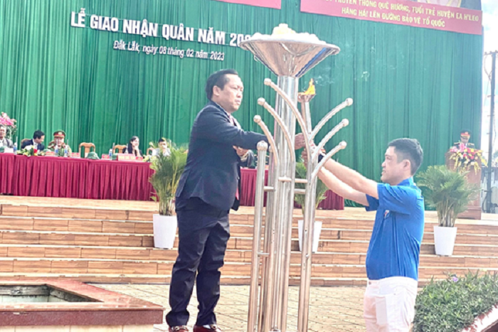 huyen Ea Hleo giao nhan quan 2023 4